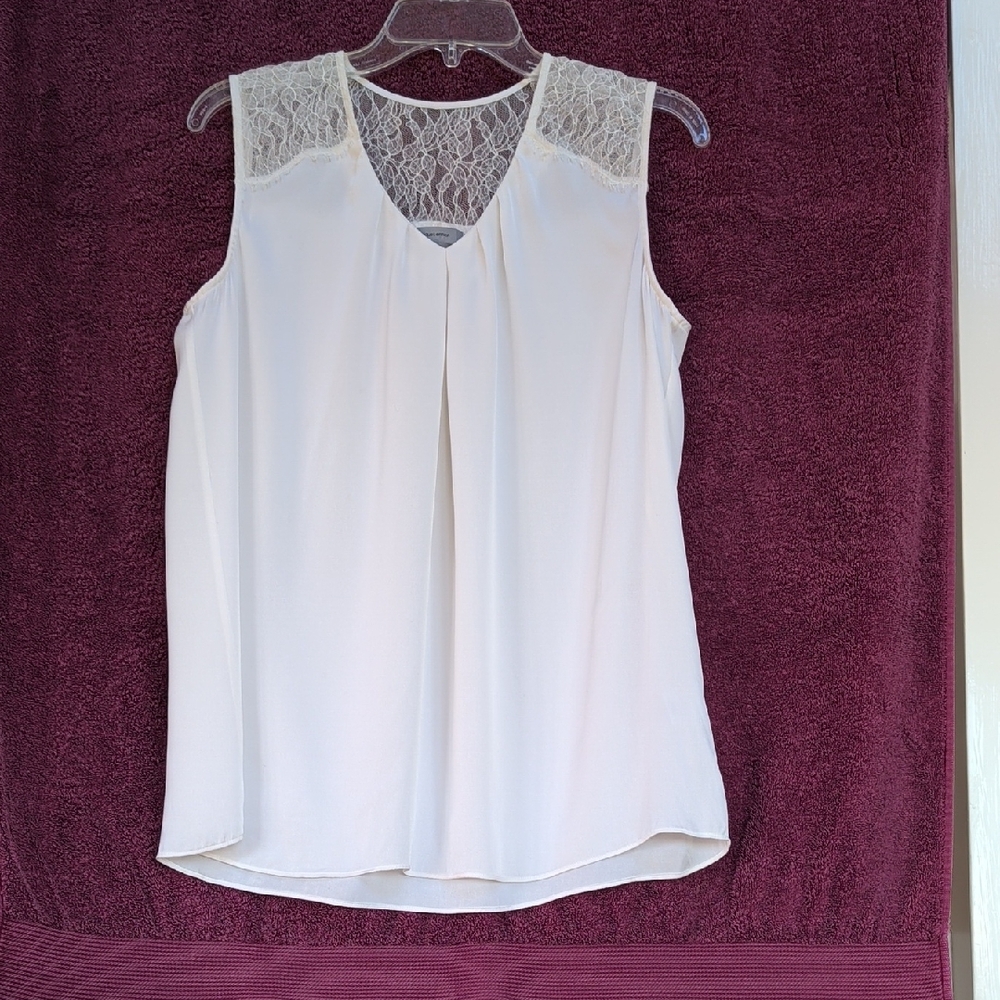 Classiques Entier (Nordstrom) cream stretch silk top with lace insets (NWOT)